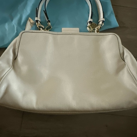 NEW‎ Antonio Melani Ivory Leather Double Handle Shoulder Satchel Handbag 14x10 - Picture 5 of 13